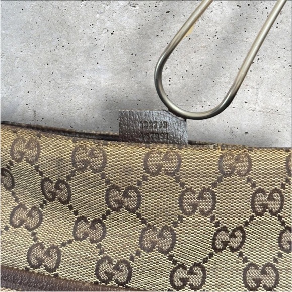 Gucci Beige and Brown Monogram Shoulder Bag - Picture 8 of 9